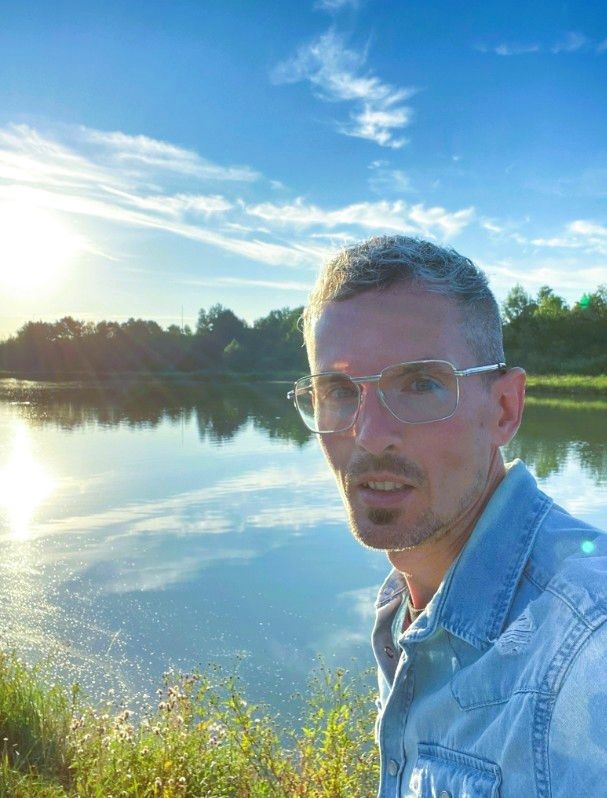 Podívejte se na to, co o sobě lidé na sítích nezveřejňují.